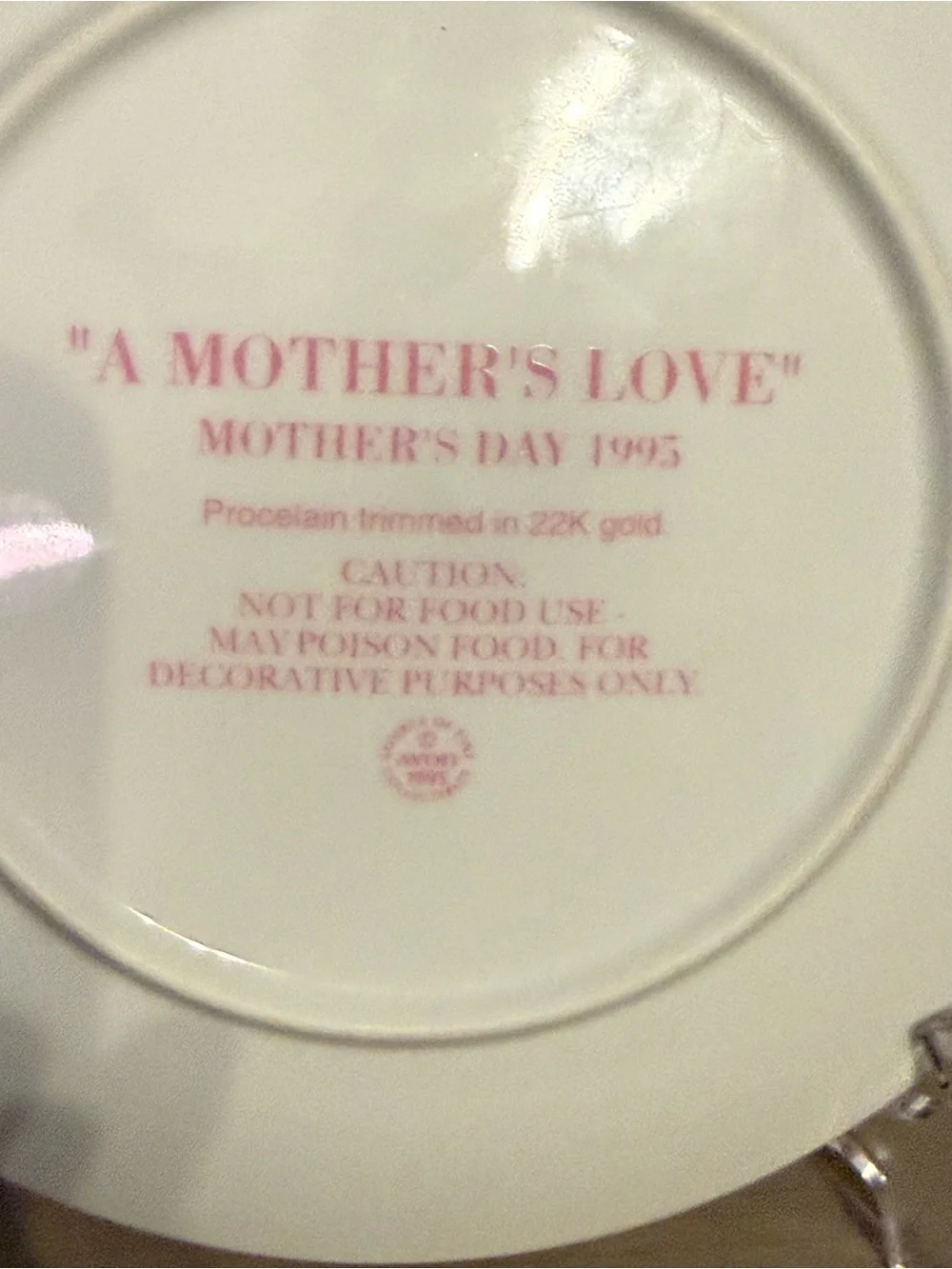 Avon 1995 Mother's Day Decorative Plate with Gold Trim